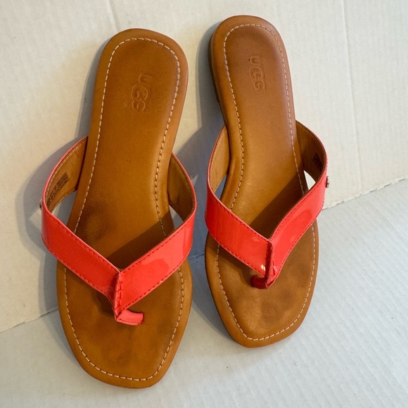 UGG Tuolumne Coral 1107905 Patent Leather Upper Flip Flop Sandals Womens 7 - Picture 1 of 5
